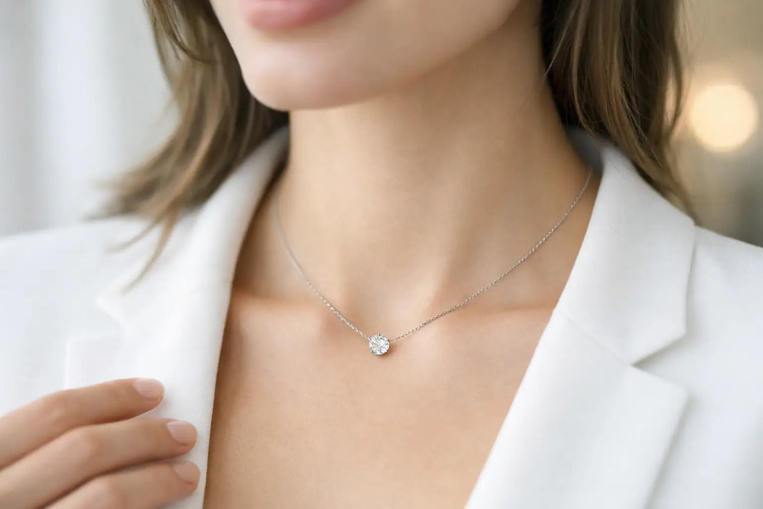 Collar minimalista con diamante de laboratorio
