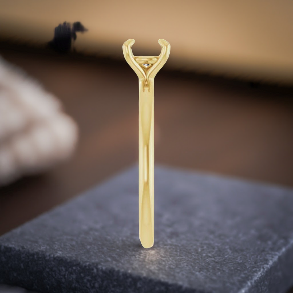 14K  Solitaire Engagement Ring Mounting